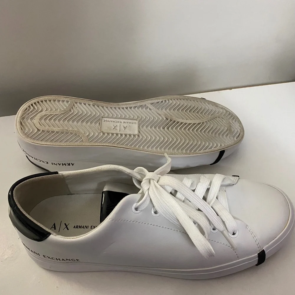 Armani exchange white sneakers size 8 - Picture 4 of 6